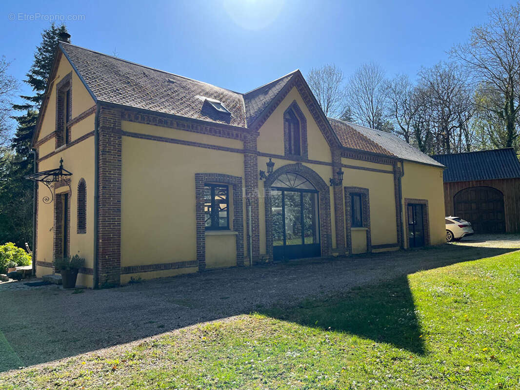 Maison à SAINTE-GAUBURGE-SAINTE-COLOMBE