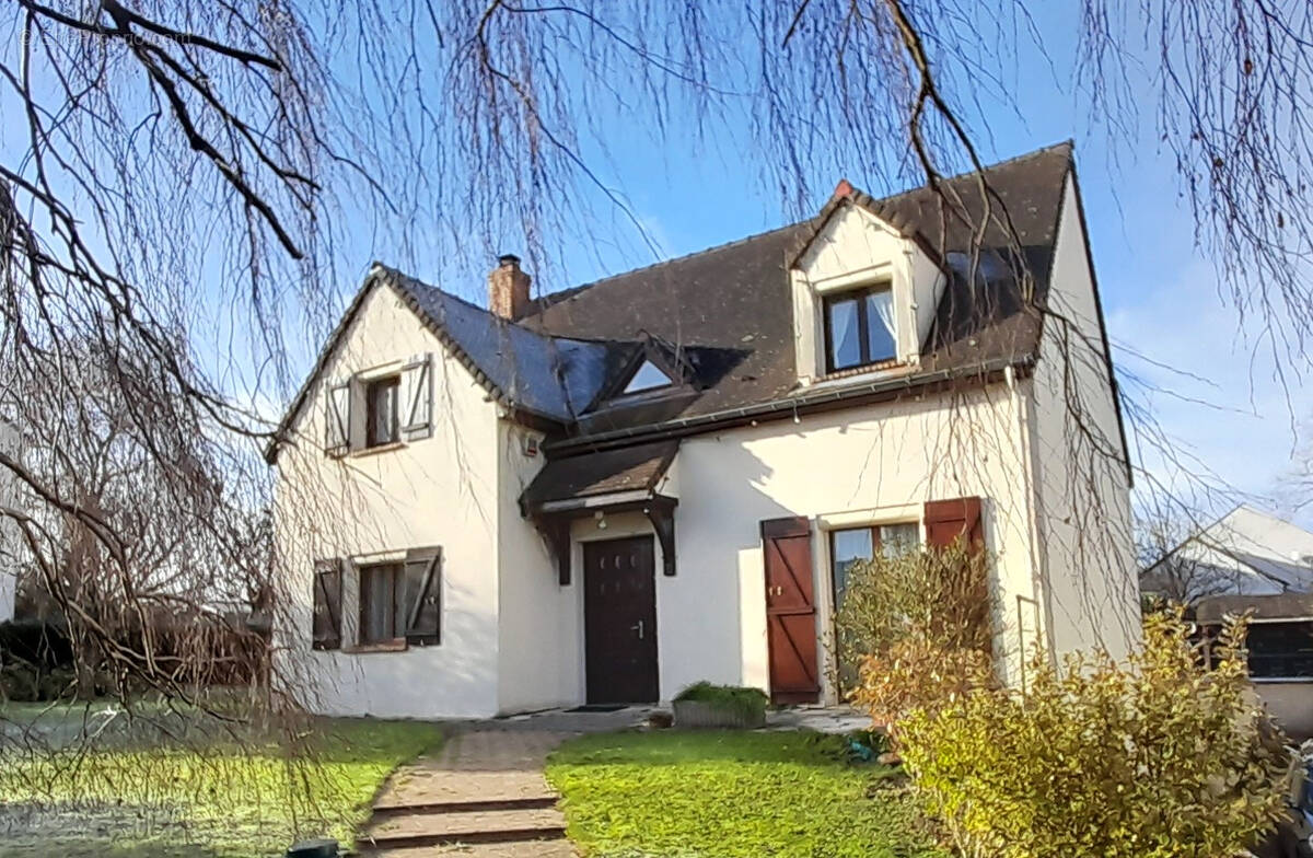Maison à LIMOURS