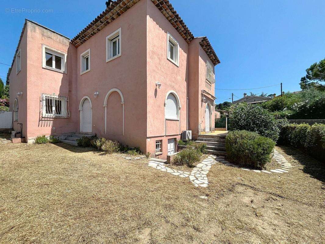 Maison à MOUGINS