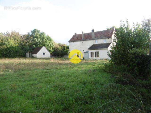 Maison à TOURNON-SAINT-MARTIN