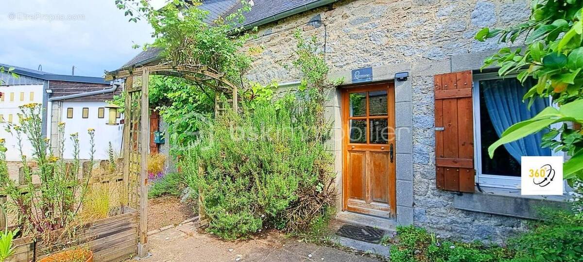 Maison à HUELGOAT
