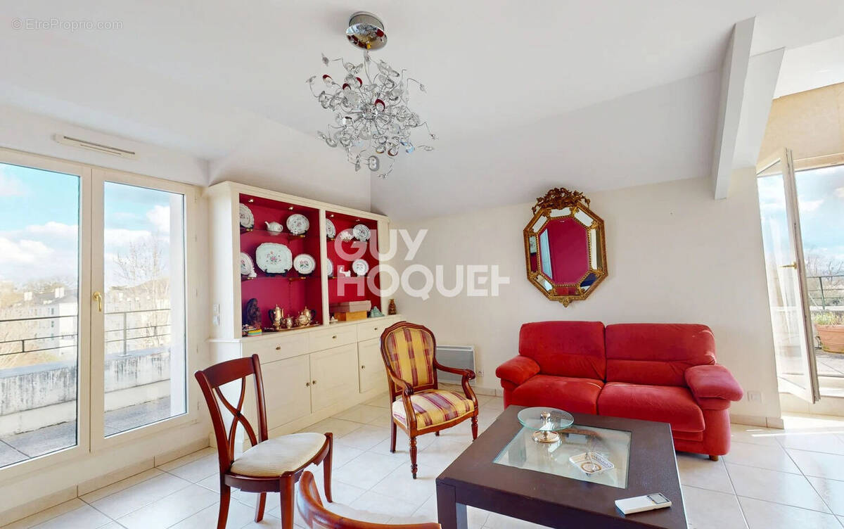 Appartement à SAINT-CYR-SUR-LOIRE