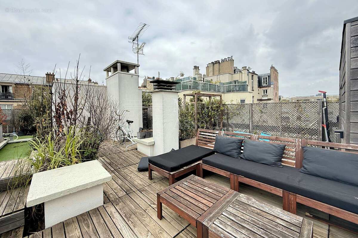 Appartement à NEUILLY-SUR-SEINE