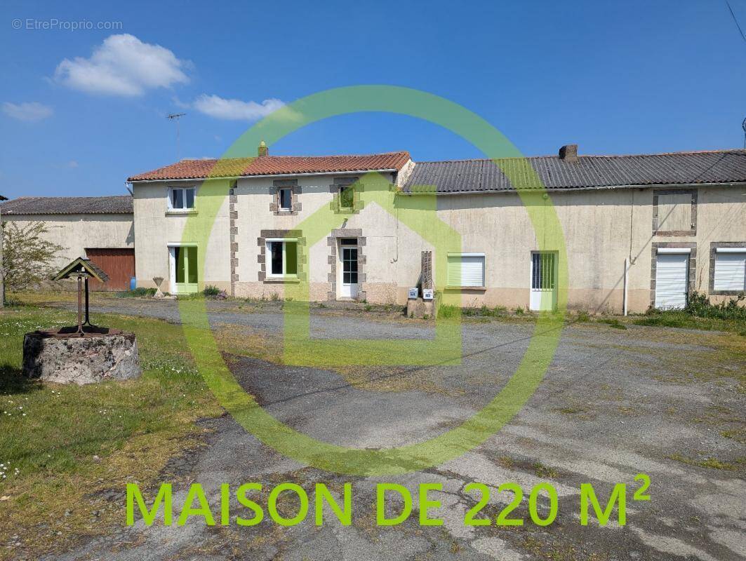 Maison à MAULEON