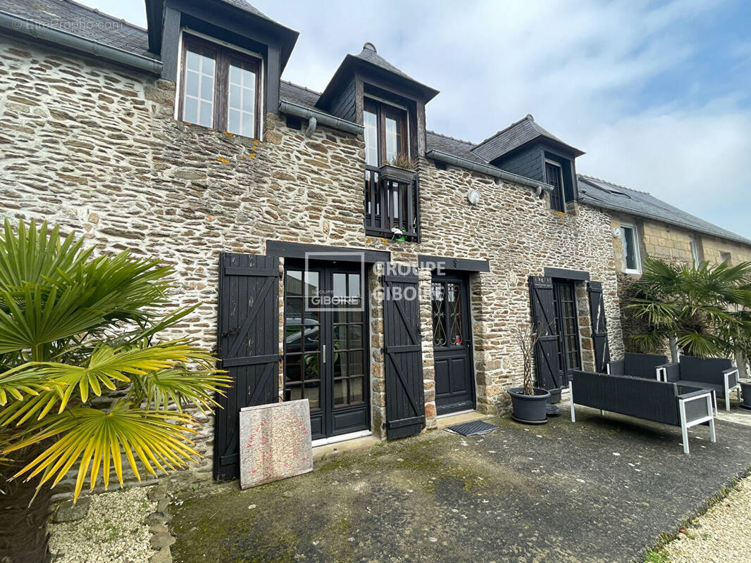 Maison à SAINT-MELOIR-DES-ONDES