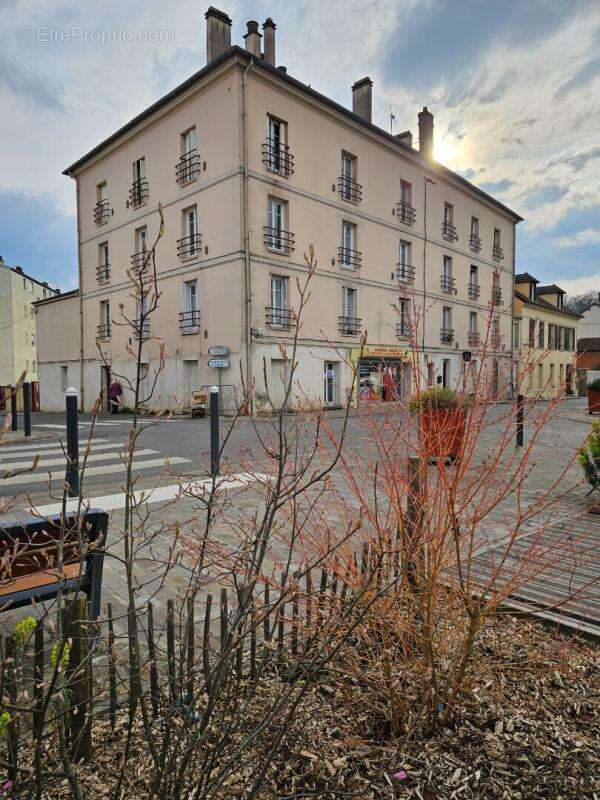 Appartement à EPERNON