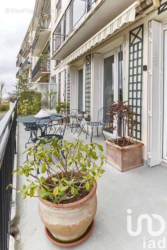 Photo 2 - Appartement à LA CELLE-SAINT-CLOUD