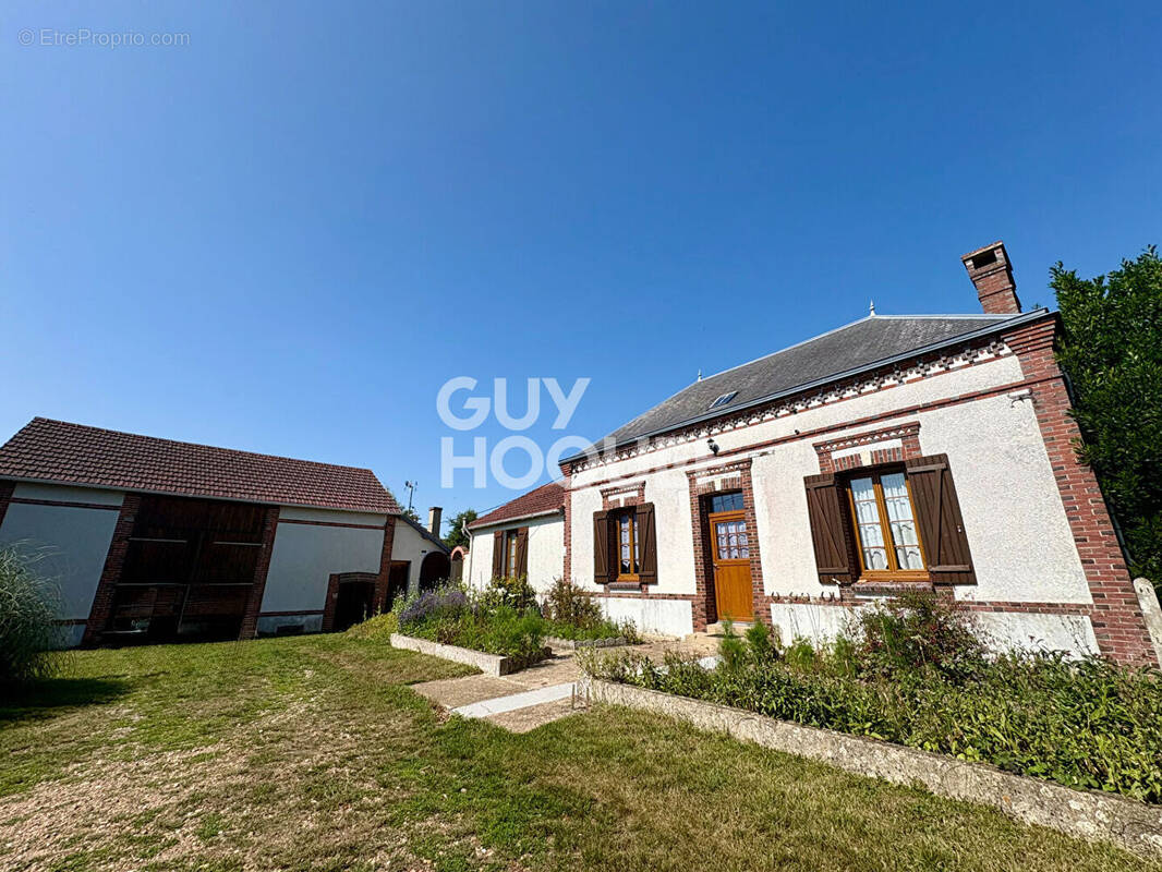 Maison à DAMVILLE