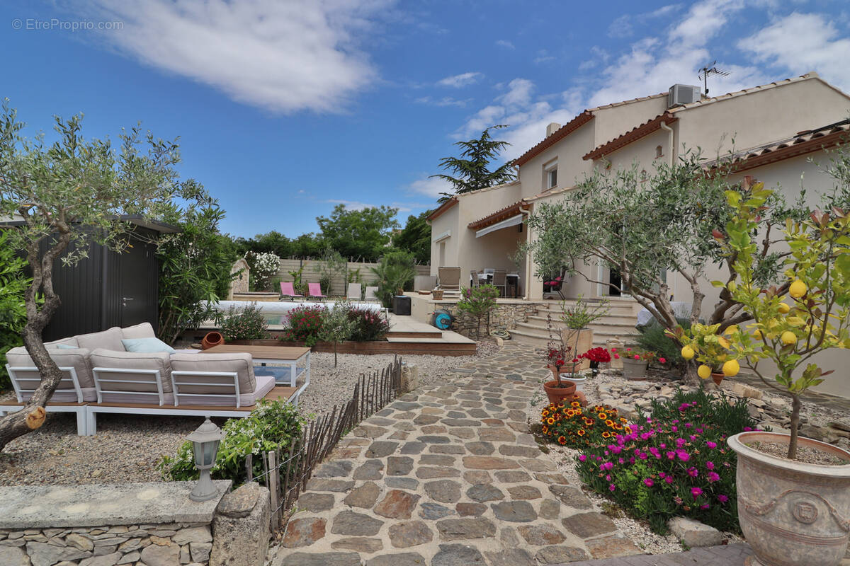 Maison à CAVEIRAC