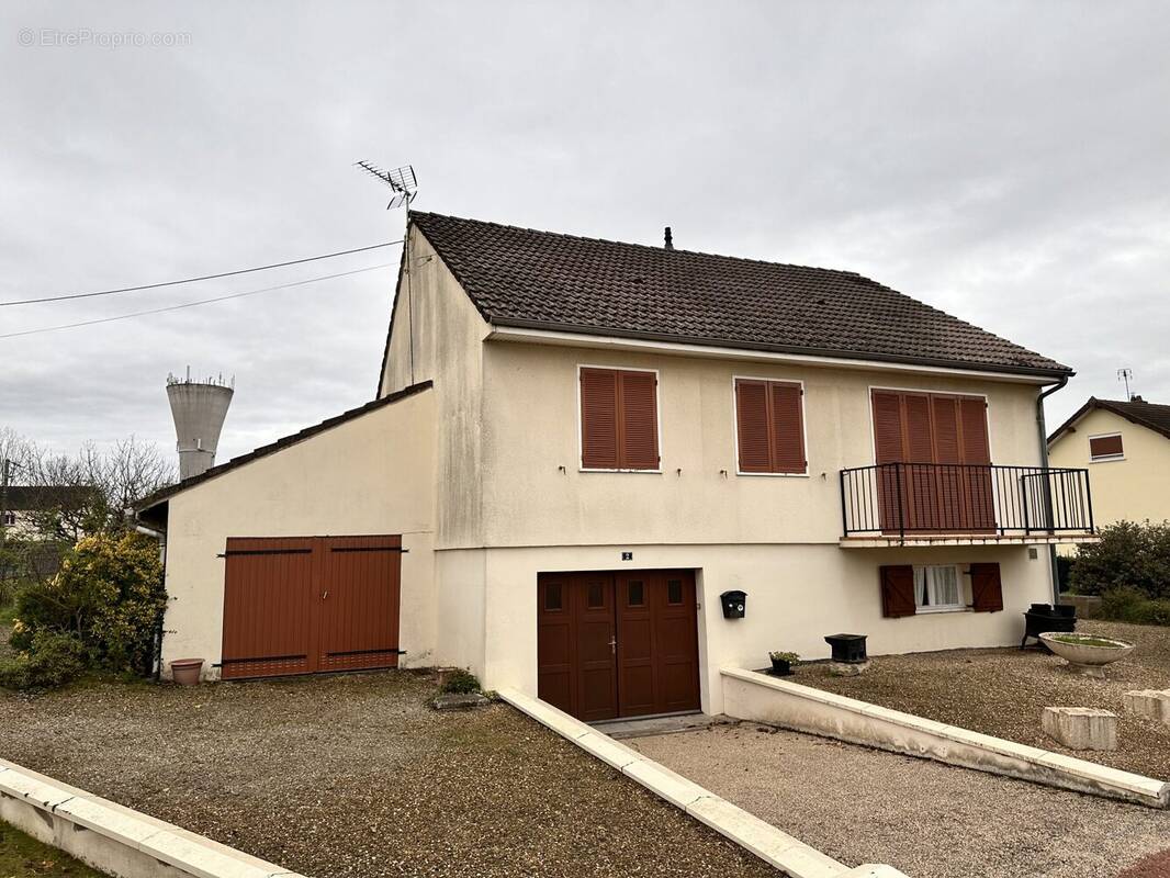 Maison à CHATENOY-EN-BRESSE