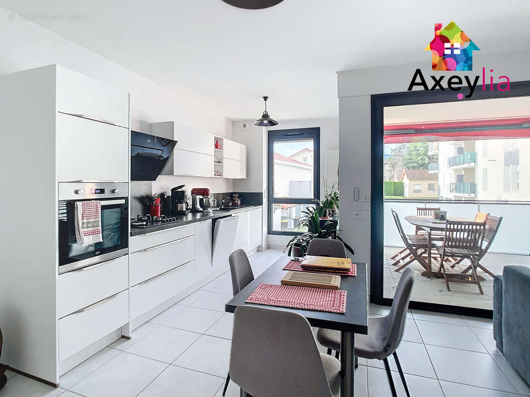 Appartement à RENAISON