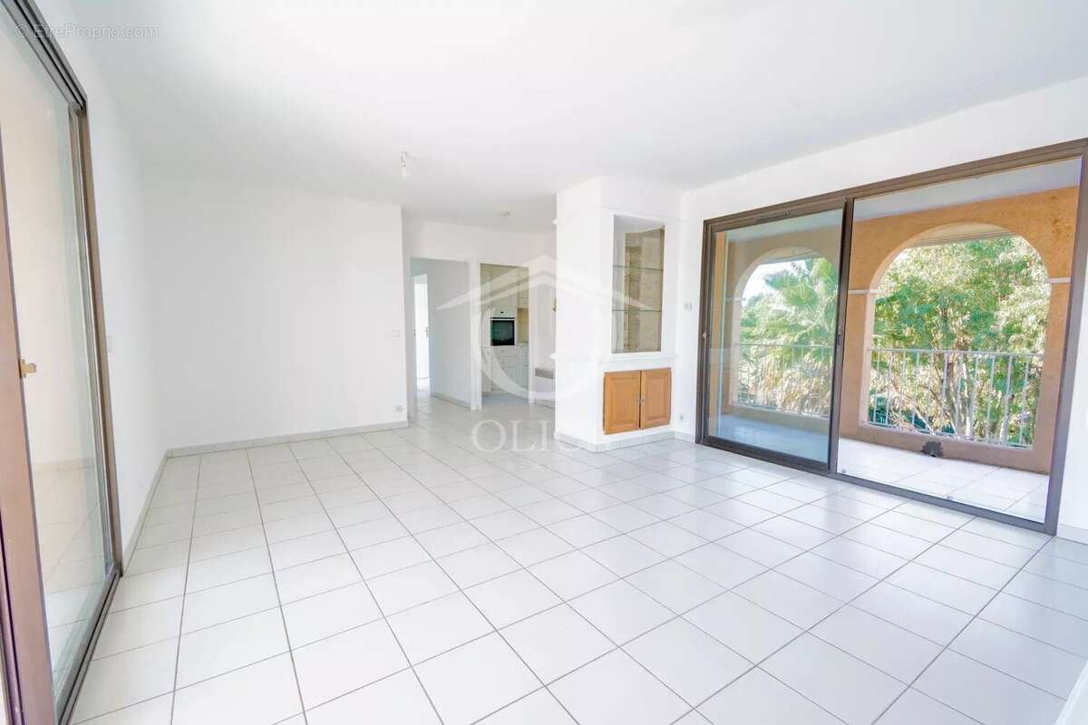 Appartement à VILLENEUVE-LOUBET
