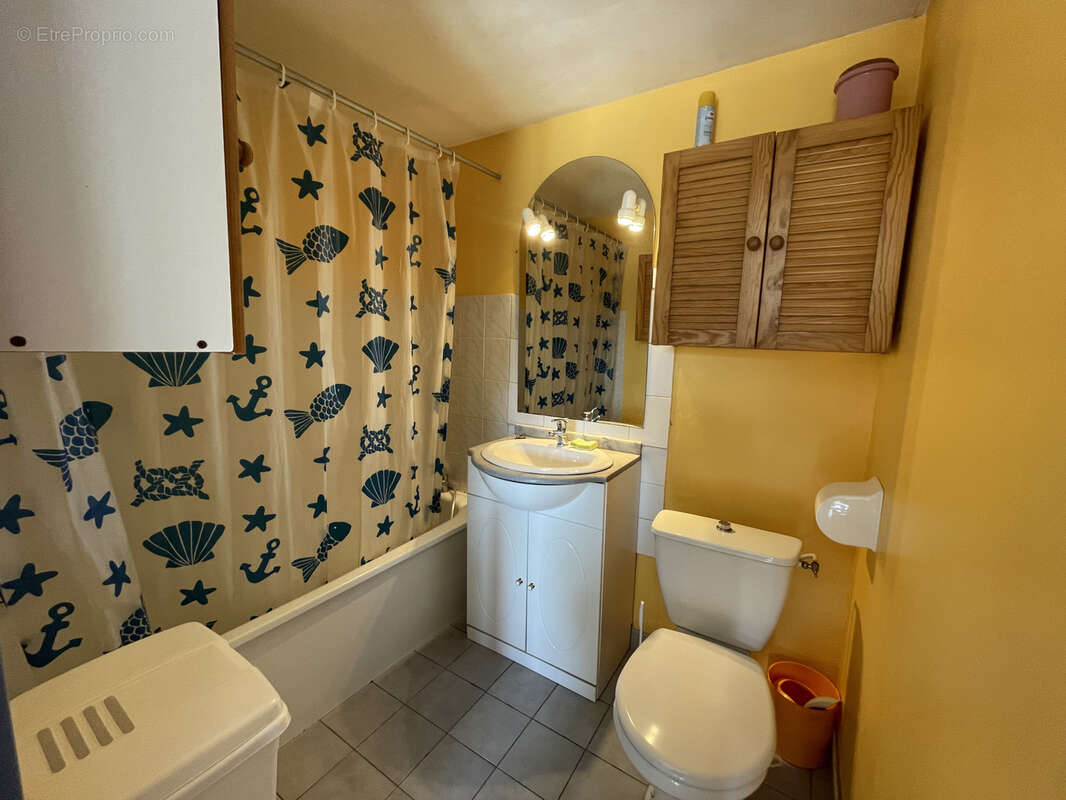 Maison à VIC-LA-GARDIOLE