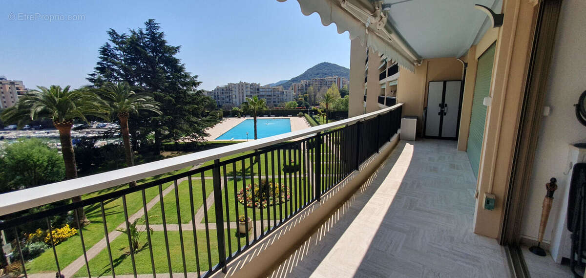 Appartement à MANDELIEU-LA-NAPOULE