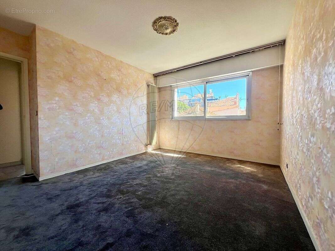Appartement à VALLAURIS