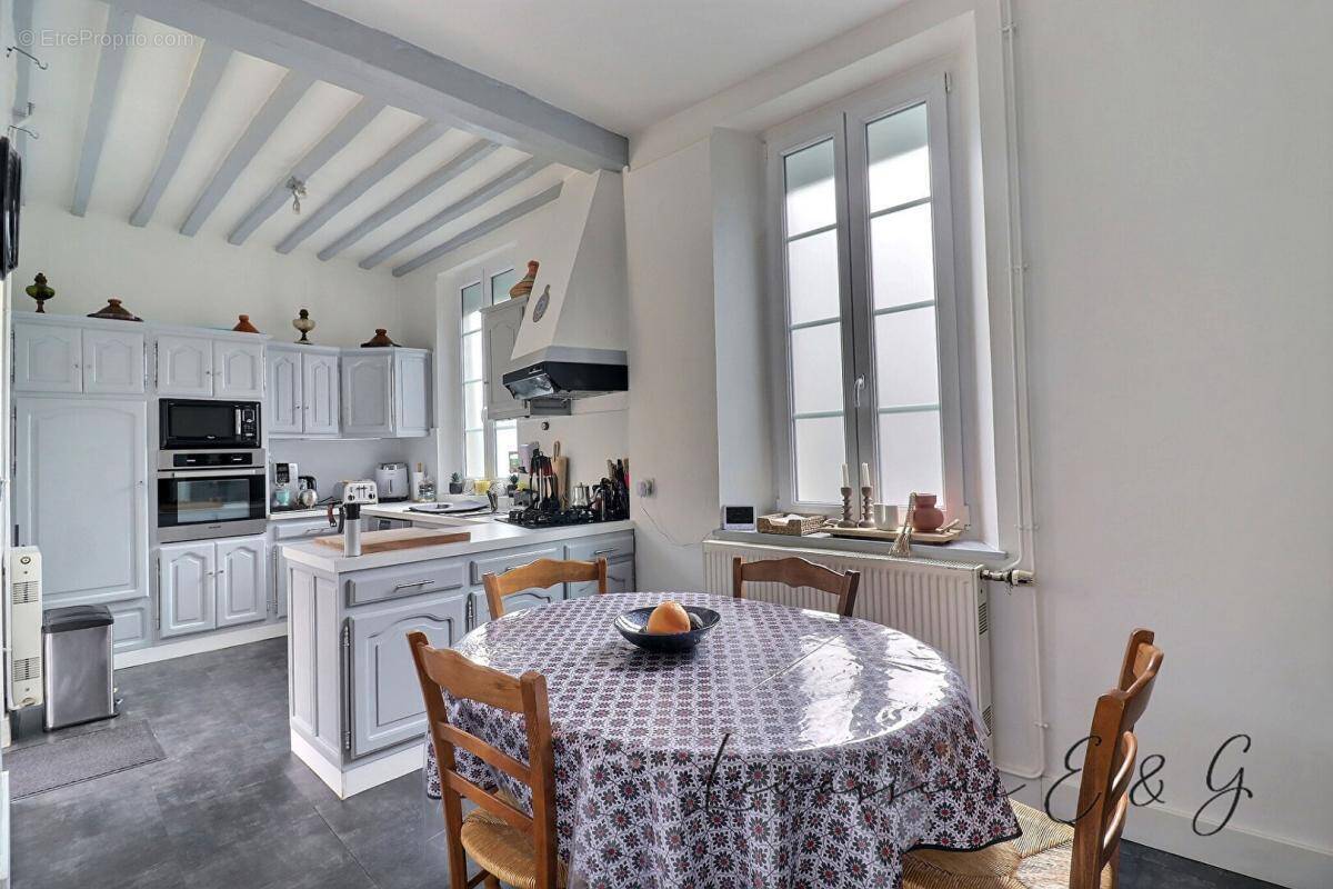 Maison à GRANDVILLIERS