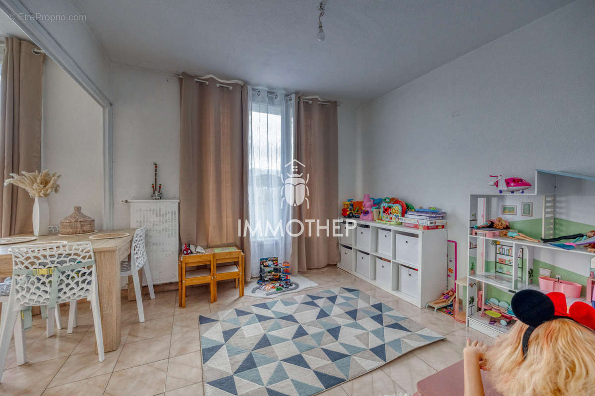 Appartement à LE PONT-DE-CLAIX