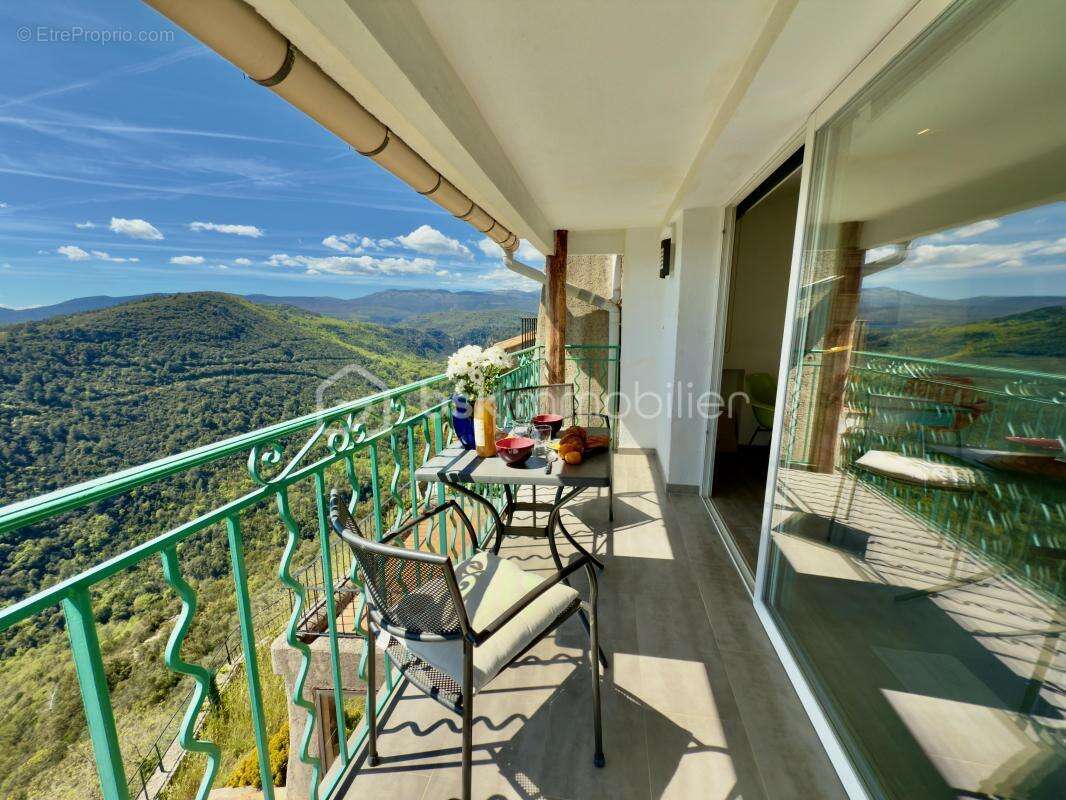 Appartement à SAINT-CEZAIRE-SUR-SIAGNE