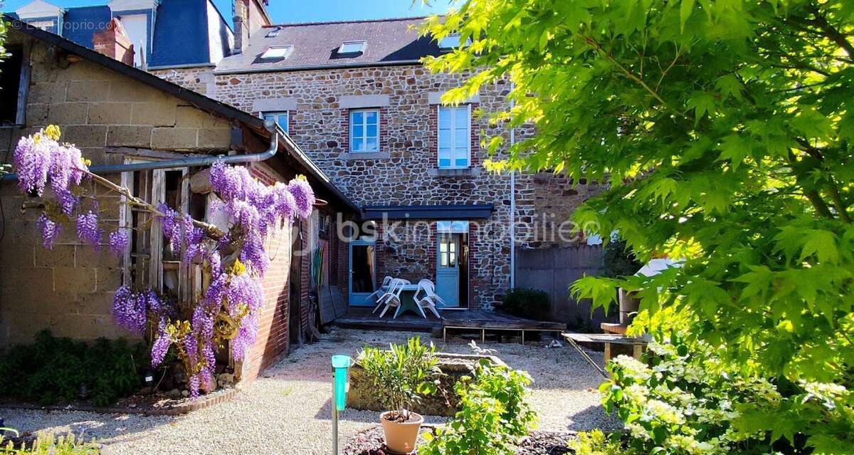 Maison à FOUGERES