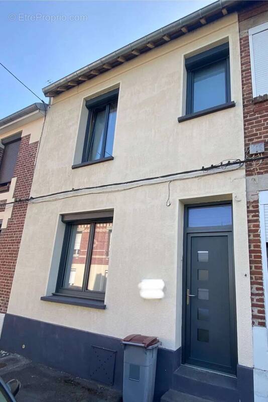 Maison à SAINT-QUENTIN