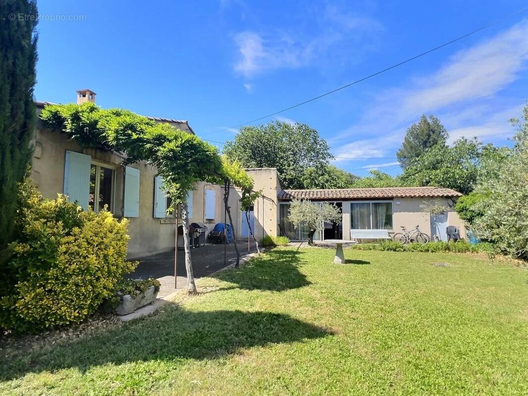 Maison à GORDES