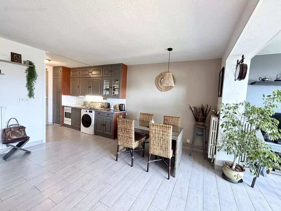 Appartement à VILLENEUVE-LOUBET
