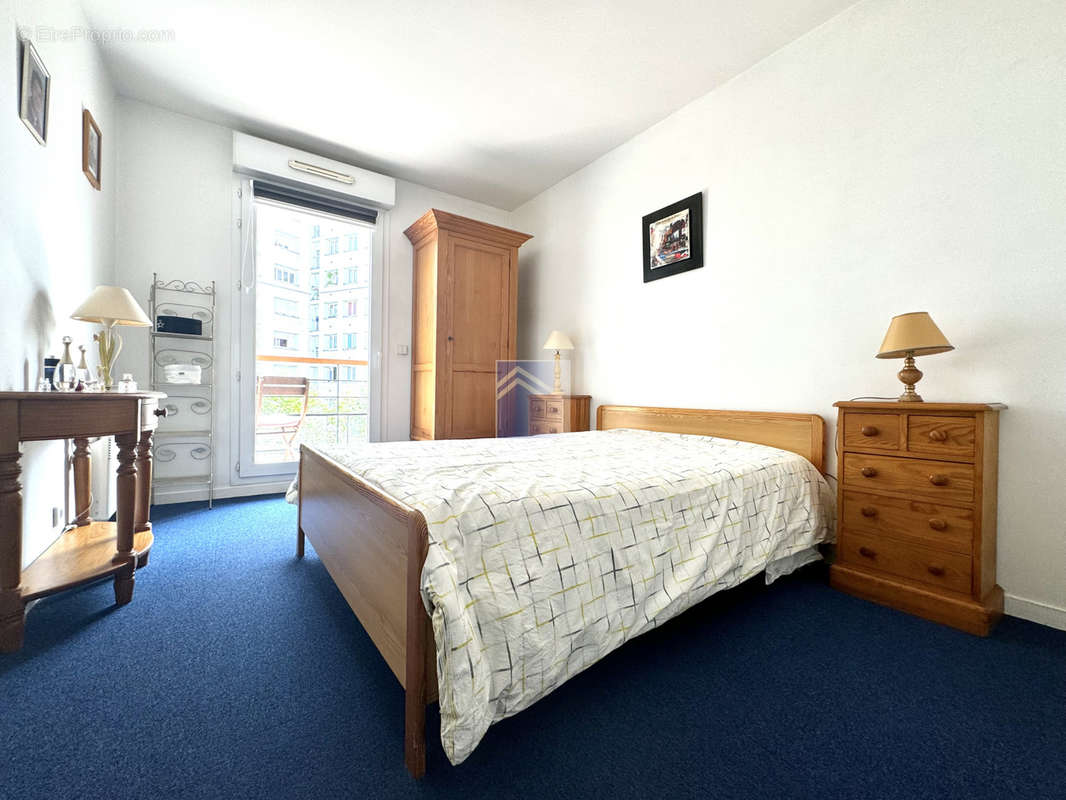 Appartement à COURBEVOIE
