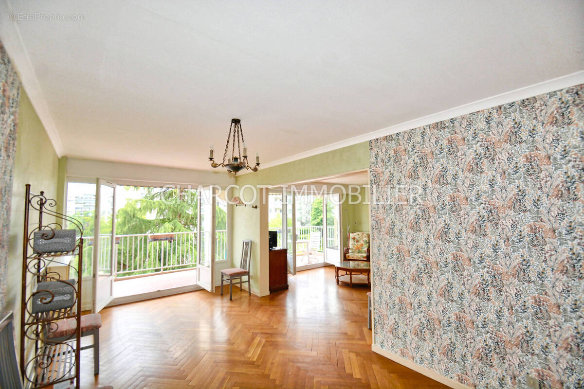 Appartement à SAINTE-FOY-LES-LYON