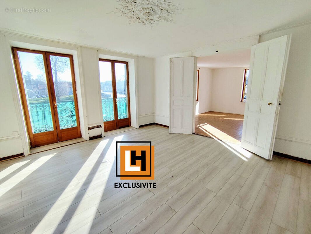 Appartement à MIRECOURT