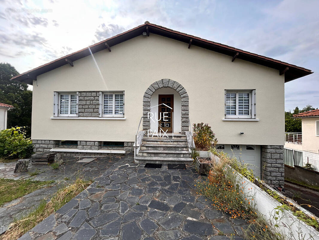 Maison à LA CRECHE