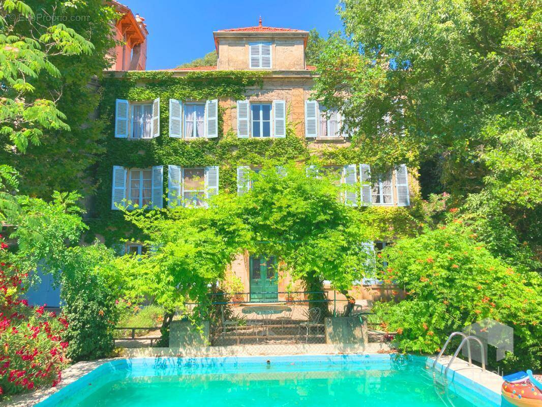 Maison à MONTELIMAR