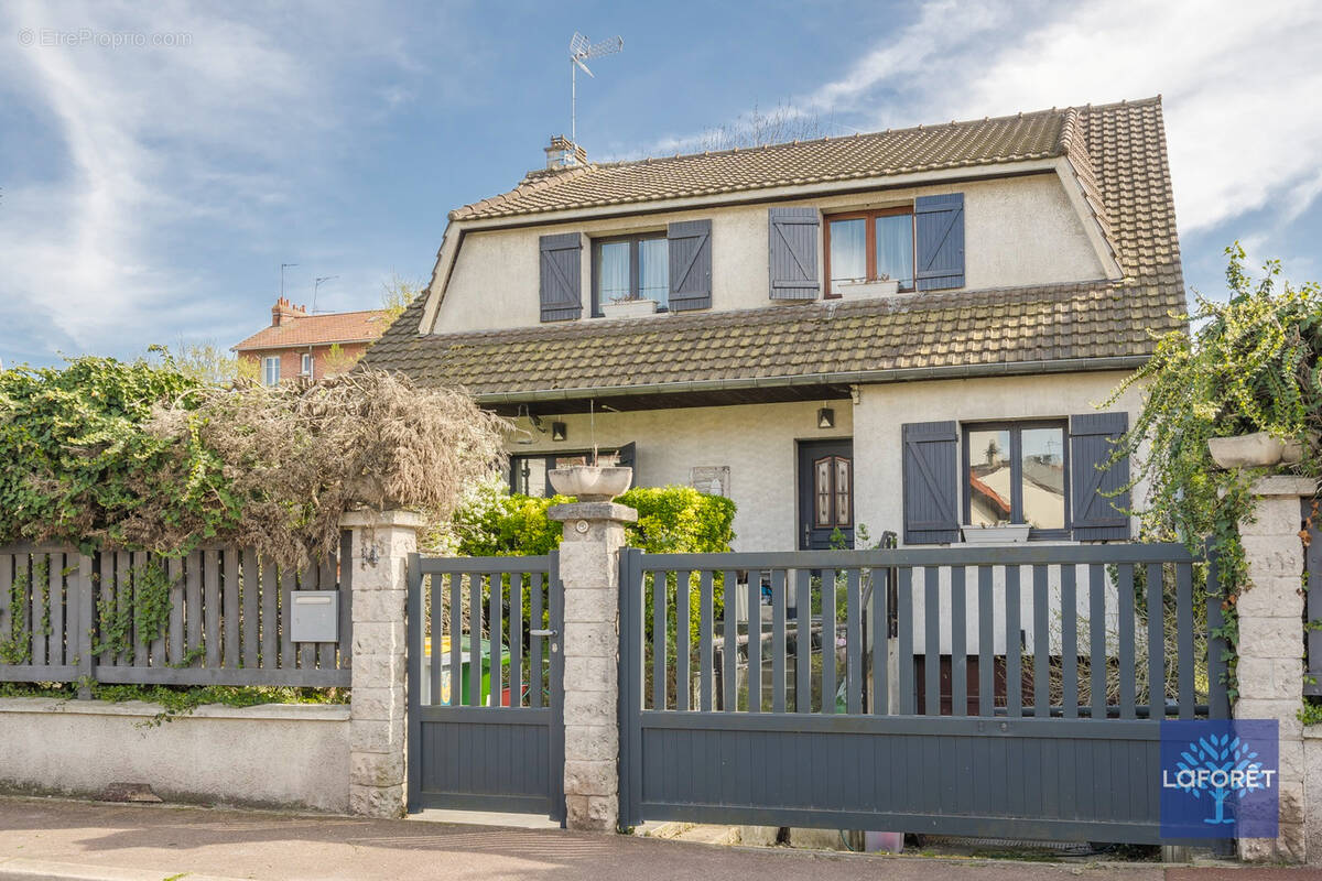 Maison à LES PAVILLONS-SOUS-BOIS