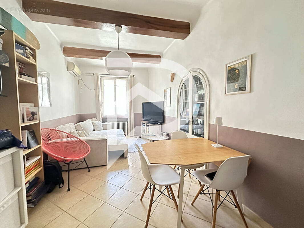 Appartement à VILLELAURE