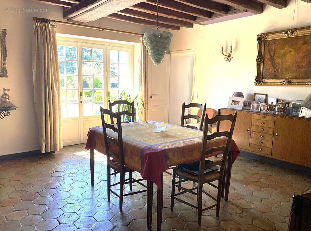Maison à HOUDAN
