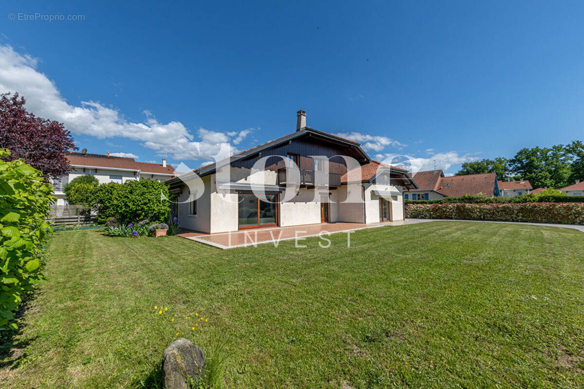 Maison à PREVESSIN-MOENS