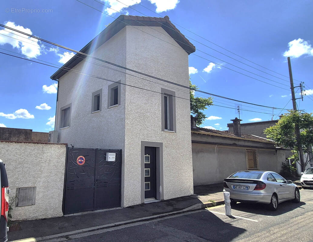 Maison à VAULX-EN-VELIN