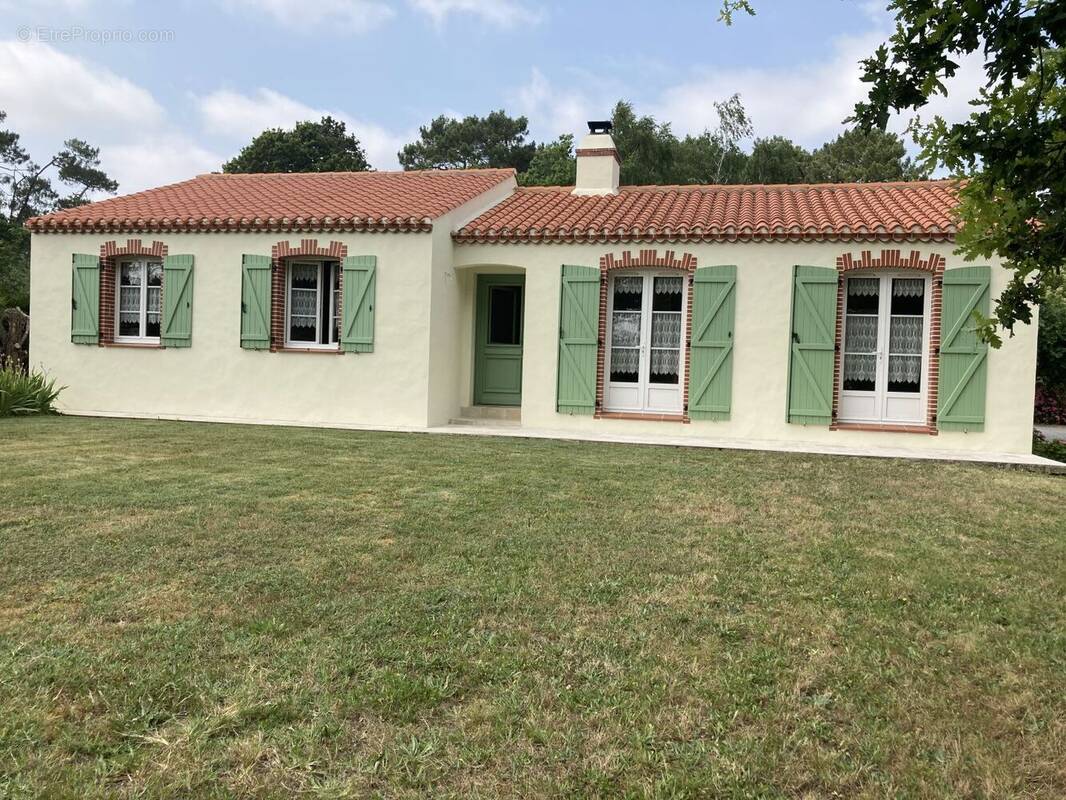 Maison à CHATEAUNEUF