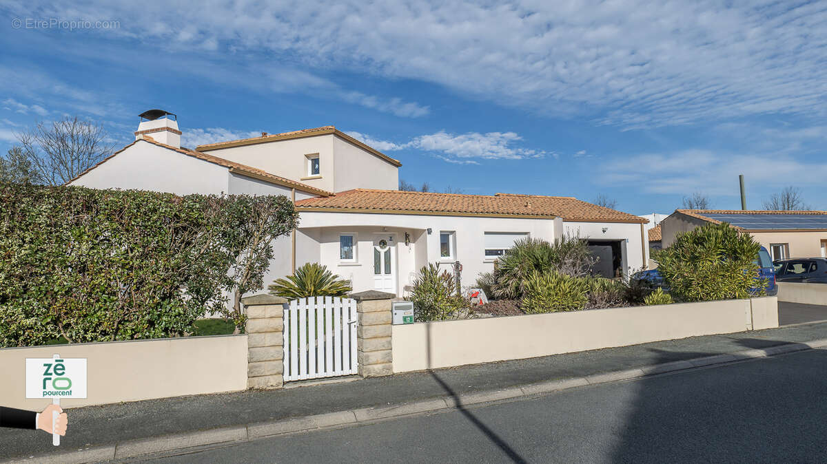 Maison à LANDEVIEILLE