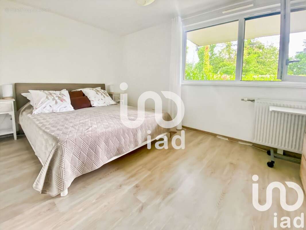 Photo 2 - Appartement à COMBS-LA-VILLE