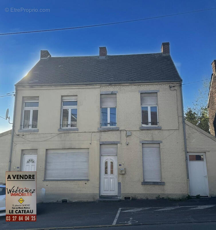 Maison à AVESNES-SUR-HELPE