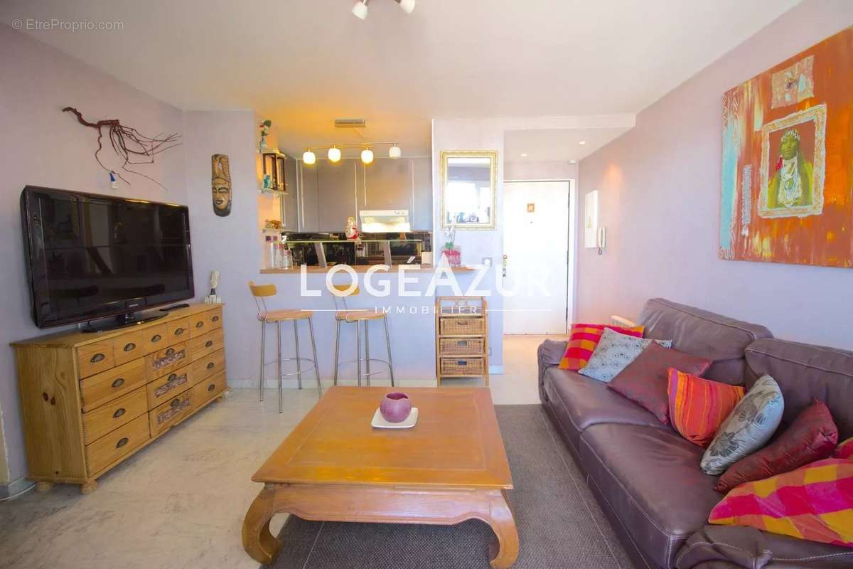 Appartement à VALLAURIS