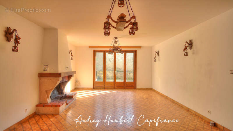 Maison à VIGNEULLES-LES-HATTONCHATEL