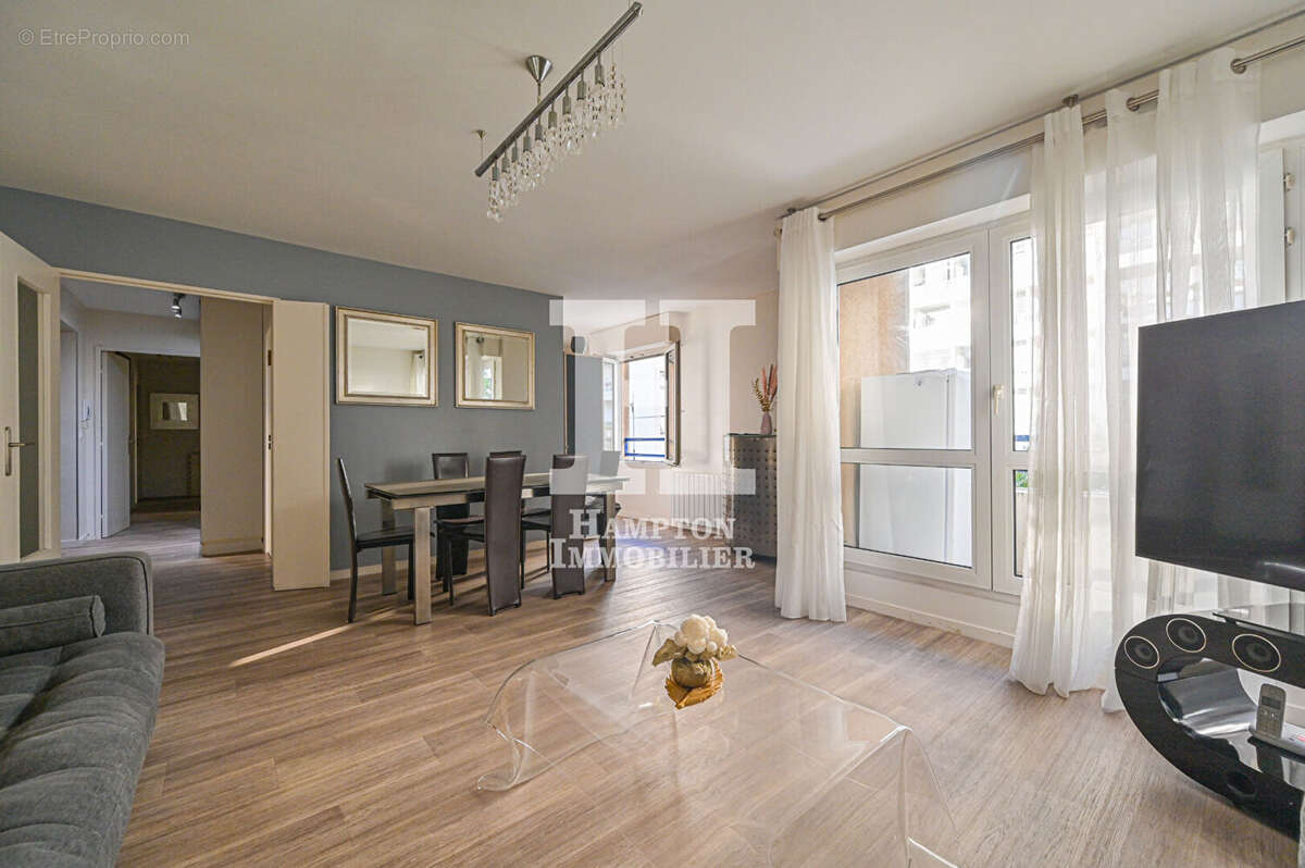 Appartement à PARIS-19E