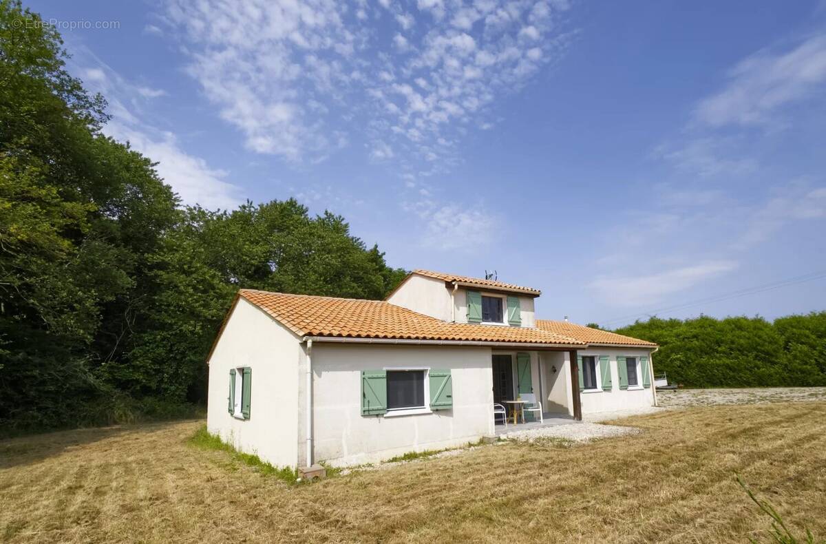 Maison à VILLEFAGNAN