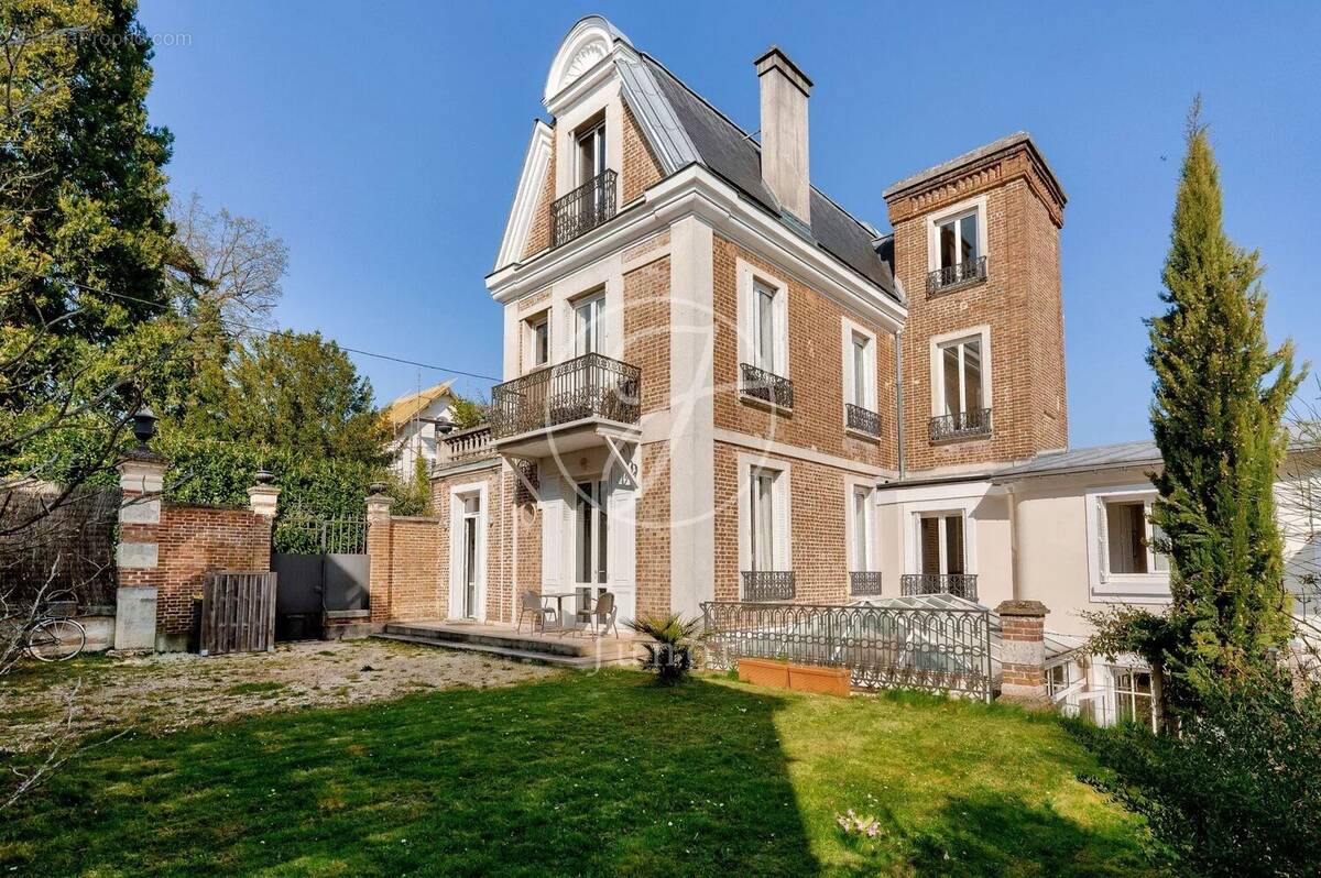 Maison à GARCHES