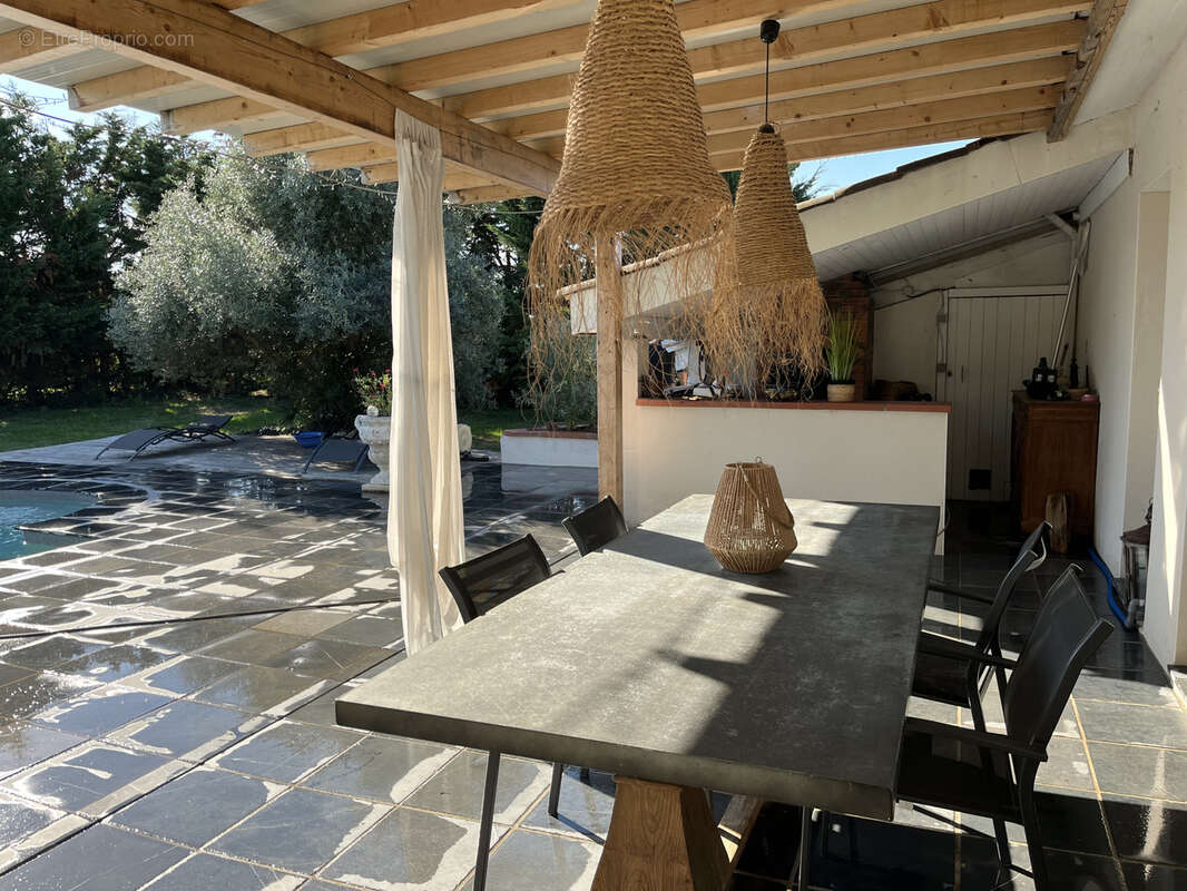 Maison à MONTAIGUT-SUR-SAVE