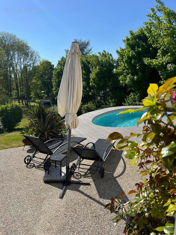 Maison à CHERISY