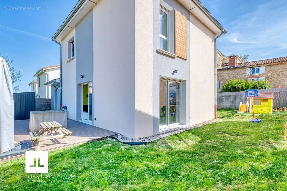 Maison à LACHASSAGNE
