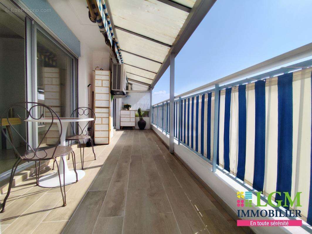 Appartement à VALLAURIS