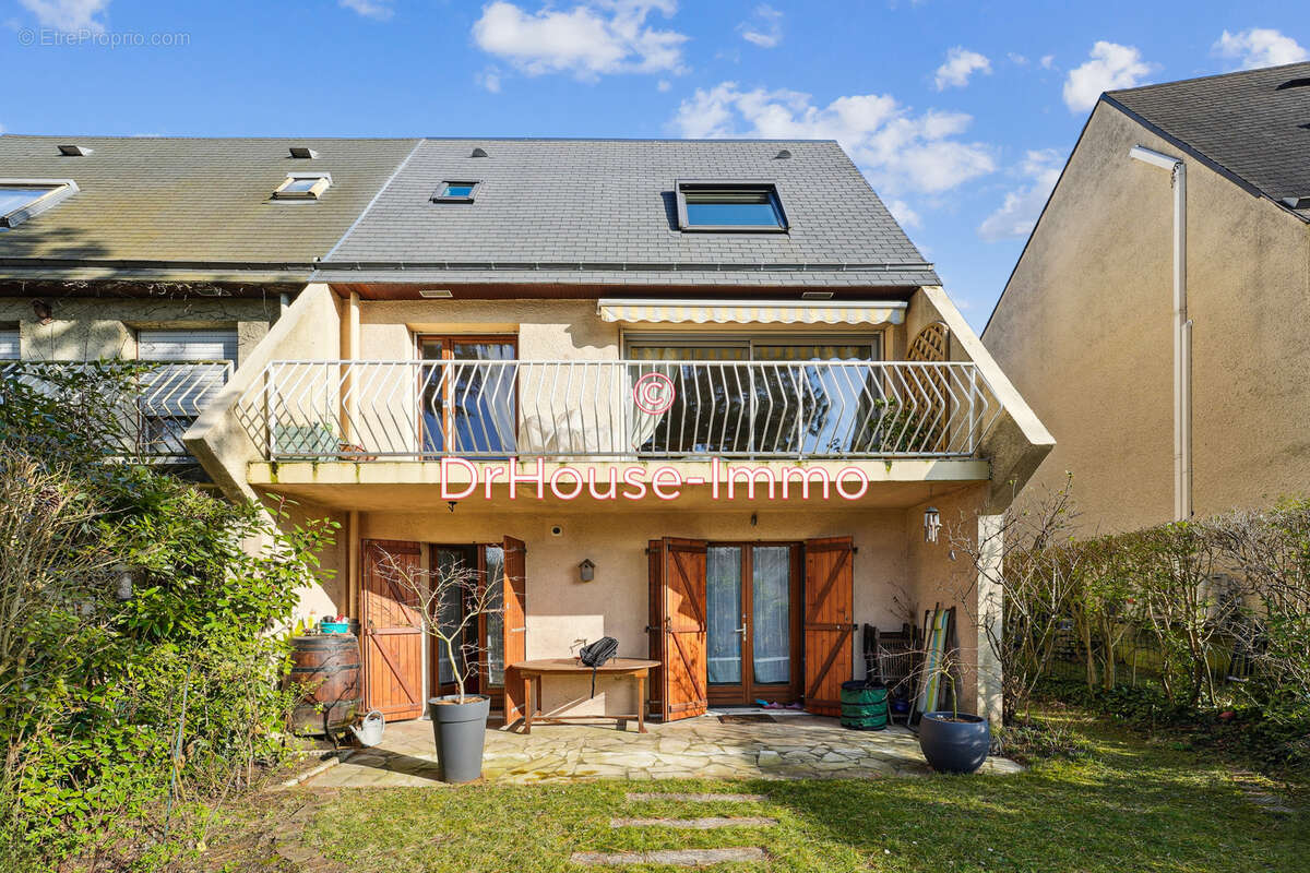 Maison à MERY-SUR-OISE